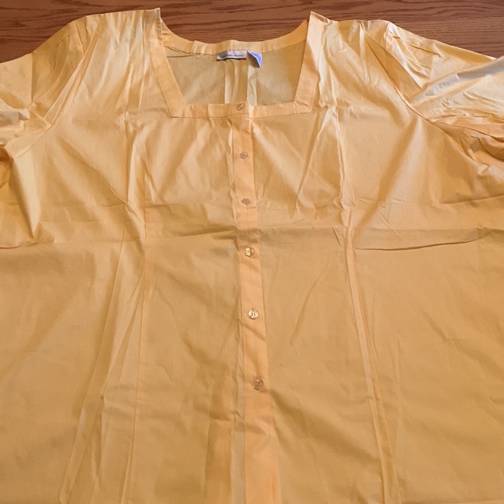 Top “new” plus size ladies yellow short sleeve Sz 5x